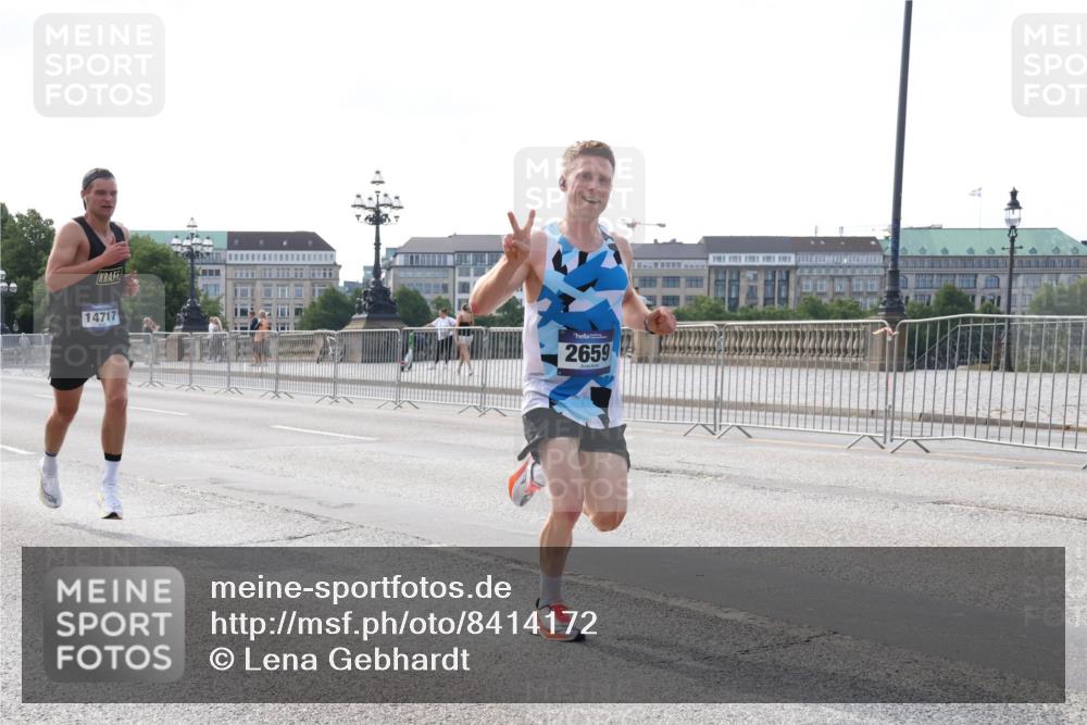 29.06.2025 - hella hamburg halbmarathon Lena Gebhardt http://msf.ph/oto/8414172 29.06.2025 09:39:56 Lombardsbrücke 14717, 2659, 51, 53, 2144, 2659, 3720, 6380, 6699, 11342, 11678, 13016, 14717, 14932, 14933, 15166, 16120, 16548, 17402, 18848, 19108 meine-sportfotos.de