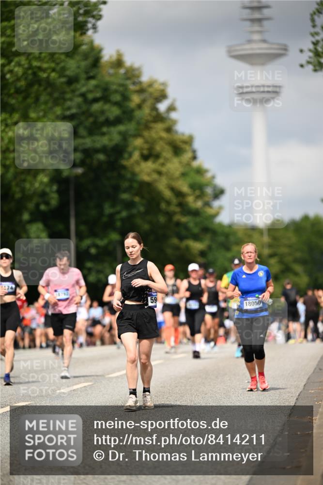 29.06.2025 - hella hamburg halbmarathon Dr. Thomas Lammeyer http://msf.ph/oto/8414211 29.06.2025 10:44:30 Kennedybrücke 1058, 1291, 1586, 1899, 2019, 2515, 2572, 2888, 3237, 3515, 3808, 3882, 3883, 3884, 4173, 4271, 4752, 5229, 5263, 5654, 5701, 5702, 5876, 5877, 5901, 5975, 6673, 6866, 6876, 6920, 7174, 7455, 7456, 7524, 7675, 7850, 7984, 8107, 8391, 8612, 8865, 8866, 8984, 9187, 9468, 9495, 9747, 9977, 10626, 10806, 10818, 10833, 11242, 11244 meine-sportfotos.de