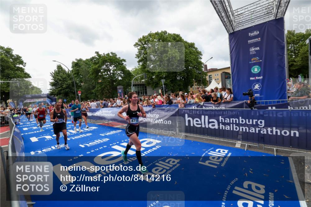 29.06.2025 - hella hamburg halbmarathon Zöllner http://msf.ph/oto/8414216 29.06.2025 10:48:14 Ziel 1914, 4711, 7599, 8916, 9544, 9626, 9638, 11211, 12685, 14192, 14814, 15590, 15629, 15973, 15981, 16094, 16269, 19127 meine-sportfotos.de