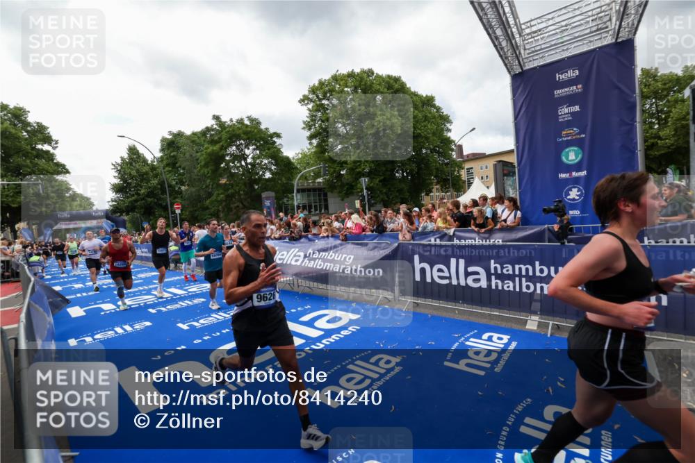 29.06.2025 - hella hamburg halbmarathon Zöllner http://msf.ph/oto/8414240 29.06.2025 10:48:15 Ziel 1914, 4711, 7599, 8916, 9544, 9626, 11211, 12685, 14192, 14797, 14814, 15590, 15629, 15973, 15981, 16094, 16269, 19127 meine-sportfotos.de