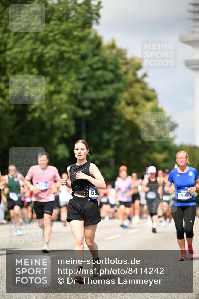 29.06.2025 - hella hamburg halbmarathon Dr. Thomas Lammeyer http://msf.ph/oto/8414242 29.06.2025 10:44:32 Kennedybrücke 1058, 1291, 1586, 1899, 2019, 2109, 2515, 2572, 2888, 3237, 3515, 3607, 3808, 3883, 3884, 4271, 5229, 5263, 5654, 5701, 5702, 5876, 5877, 5901, 5975, 6673, 6866, 6876, 6920, 7174, 7455, 7456, 7675, 7850, 7984, 8107, 8391, 8612, 8865, 8866, 8984, 9187, 9468, 9495, 9747, 9977, 10626, 10806, 10818, 10833, 11242, 11244 meine-sportfotos.de