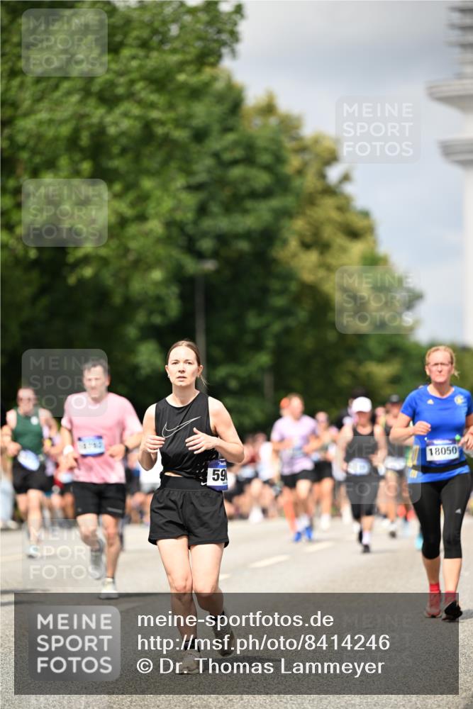 29.06.2025 - hella hamburg halbmarathon Dr. Thomas Lammeyer http://msf.ph/oto/8414246 29.06.2025 10:44:32 Kennedybrücke 1058, 1291, 1586, 1899, 2019, 2109, 2515, 2572, 2888, 3237, 3515, 3607, 3808, 3883, 3884, 4271, 5229, 5263, 5654, 5701, 5702, 5876, 5877, 5901, 5975, 6673, 6866, 6876, 6920, 7174, 7455, 7456, 7675, 7850, 7984, 8107, 8391, 8612, 8865, 8866, 8984, 9187, 9468, 9495, 9747, 9977, 10626, 10806, 10818, 10833, 11242, 11244 meine-sportfotos.de