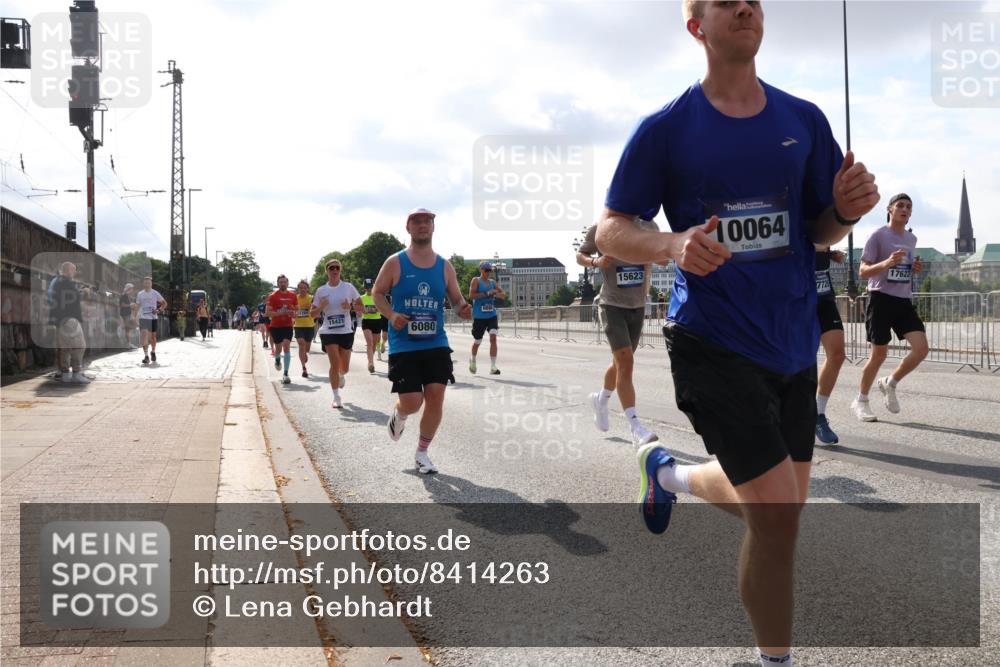 29.06.2025 - hella hamburg halbmarathon Lena Gebhardt http://msf.ph/oto/8414263 29.06.2025 09:50:43 Lombardsbrücke 15421, 6080, 15623, 10064, 7720, 17623, 1209, 1358, 1441, 1677, 1688, 1697, 1700, 1882, 2546, 2568, 2675, 2719, 2826, 3056, 3626, 3947, 4205, 4229, 4380, 4398, 4823, 4893, 5026, 5436, 5472, 5506, 5508, 5745, 5752, 5791, 5803, 5916, 6080, 6429, 6458, 6529, 6639, 6649, 6686, 6687, 7026, 7110, 7635, 8091, 8450, 8574, 8958, 9017, 9116, 9365, 9380, 10064, 10218, 10783, 10922, 11281, 11284, 11305, 11379, 11767, 12292, 13725 meine-sportfotos.de