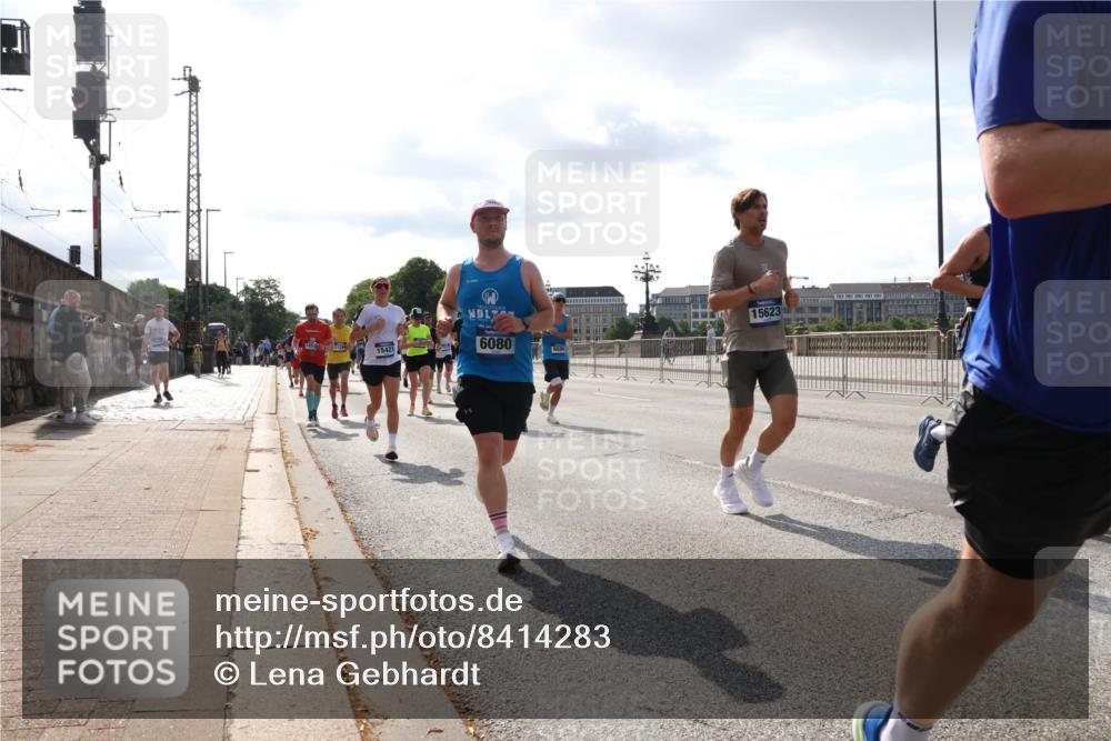 29.06.2025 - hella hamburg halbmarathon Lena Gebhardt http://msf.ph/oto/8414283 29.06.2025 09:50:43 Lombardsbrücke 15421, 6080, 15623, 6681, 1209, 1358, 1441, 1677, 1688, 1697, 1700, 1882, 2546, 2568, 2675, 2719, 2826, 3056, 3626, 3947, 4205, 4229, 4380, 4398, 4823, 4893, 5026, 5436, 5472, 5506, 5508, 5745, 5752, 5791, 5803, 5916, 6080, 6429, 6458, 6529, 6639, 6649, 6686, 6687, 7026, 7110, 7635, 8091, 8450, 8574, 8958, 9017, 9116, 9365, 9380, 10064, 10218, 10783, 10922, 11281, 11284, 11305, 11379, 11767, 12292, 13725 meine-sportfotos.de