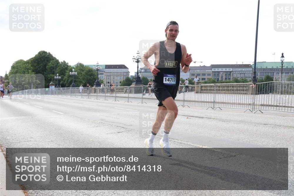 29.06.2025 - hella hamburg halbmarathon Lena Gebhardt http://msf.ph/oto/8414318 29.06.2025 09:39:57 Lombardsbrücke 14717, 51, 53, 2144, 2659, 3720, 6380, 6699, 11342, 11678, 13016, 14717, 14932, 14933, 15166, 16120, 16548, 17402, 18848, 19108 meine-sportfotos.de