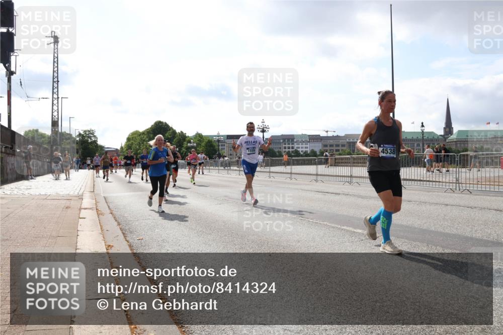 29.06.2025 - hella hamburg halbmarathon Lena Gebhardt http://msf.ph/oto/8414324 29.06.2025 10:04:55 Lombardsbrücke 1559, 4538, 1126, 1213, 1316, 1347, 1377, 1559, 2011, 2424, 2463, 2628, 2698, 2852, 3071, 3413, 3994, 4146, 4293, 4394, 4538, 4951, 5869, 6311, 6907, 6908, 7302, 7826, 8049, 8089, 8999, 9007, 9019, 10100, 10709, 10834, 11088, 11551, 11595, 12125, 12924, 13242, 13327, 13533, 13625, 13717, 14203, 15532, 16128, 16134, 16145, 16357, 16579, 16753, 16995, 17112, 17113, 17434, 17707, 17814, 17818, 18189 meine-sportfotos.de
