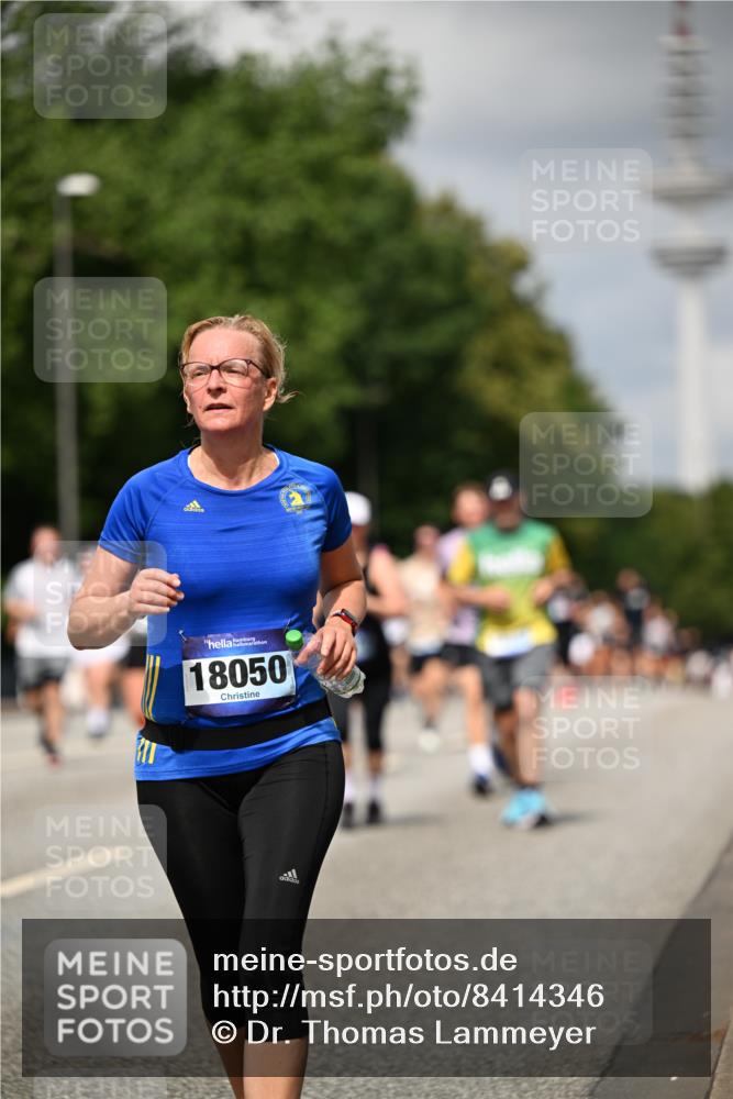 29.06.2025 - hella hamburg halbmarathon Dr. Thomas Lammeyer http://msf.ph/oto/8414346 29.06.2025 10:44:39 Kennedybrücke 1058, 1291, 1586, 1899, 2019, 2109, 2254, 2515, 2572, 2888, 3607, 3808, 4271, 5229, 5263, 5654, 5701, 5702, 5876, 5877, 5901, 5975, 6363, 6673, 6866, 6876, 6920, 7174, 7675, 7850, 7984, 8107, 8391, 8739, 8815, 8984, 9187, 9195, 9468, 9495, 9977, 10474, 10806, 10833, 11244 meine-sportfotos.de