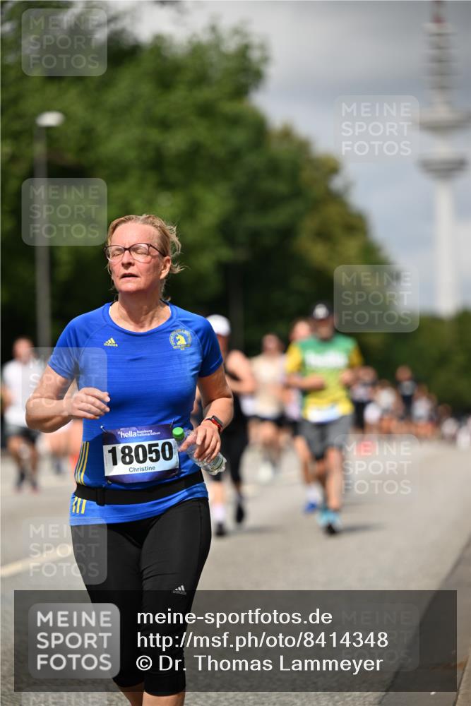 29.06.2025 - hella hamburg halbmarathon Dr. Thomas Lammeyer http://msf.ph/oto/8414348 29.06.2025 10:44:39 Kennedybrücke 1058, 1291, 1586, 1899, 2019, 2109, 2254, 2515, 2572, 2888, 3607, 3808, 4271, 5229, 5263, 5654, 5701, 5702, 5876, 5877, 5901, 5975, 6363, 6673, 6866, 6876, 6920, 7174, 7675, 7850, 7984, 8107, 8391, 8739, 8815, 8984, 9187, 9195, 9468, 9495, 9977, 10474, 10806, 10833, 11244 meine-sportfotos.de