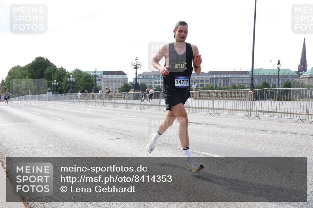 29.06.2025 - hella hamburg halbmarathon Lena Gebhardt http://msf.ph/oto/8414353 29.06.2025 09:39:57 Lombardsbrücke 14717, 51, 53, 2144, 2659, 3720, 6380, 6699, 11342, 11678, 13016, 14717, 14932, 14933, 15166, 16120, 16548, 17402, 18848, 19108 meine-sportfotos.de