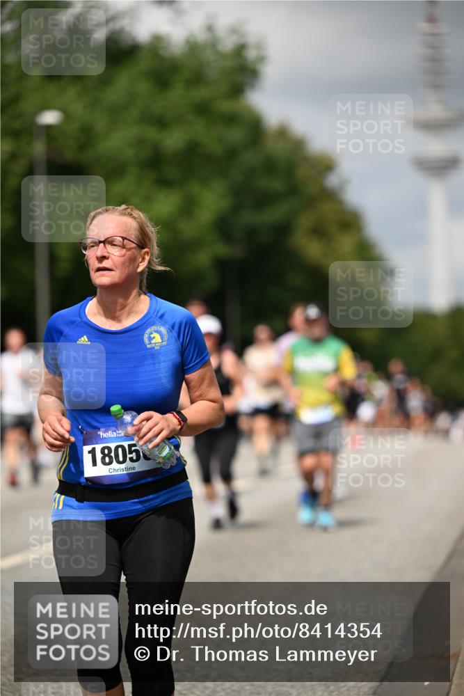 29.06.2025 - hella hamburg halbmarathon Dr. Thomas Lammeyer http://msf.ph/oto/8414354 29.06.2025 10:44:39 Kennedybrücke 1058, 1291, 1586, 1899, 2019, 2109, 2254, 2515, 2572, 2888, 3607, 3808, 4271, 5229, 5263, 5654, 5701, 5702, 5876, 5877, 5901, 5975, 6363, 6673, 6866, 6876, 6920, 7174, 7675, 7850, 7984, 8107, 8391, 8739, 8815, 8984, 9187, 9195, 9468, 9495, 9977, 10474, 10806, 10833, 11244 meine-sportfotos.de