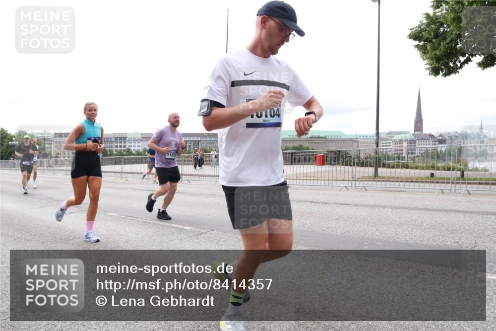 29.06.2025 - hella hamburg halbmarathon Lena Gebhardt http://msf.ph/oto/8414357 29.06.2025 10:26:01 Lombardsbrücke 11699, 10104, 1305, 1479, 1481, 3343, 3617, 3765, 4268, 4315, 4378, 4797, 5028, 5497, 6159, 6663, 8276, 8306, 8674, 8881, 9811, 10104, 10219, 11107, 11139, 11596, 11699, 11828, 11859, 12074, 12505, 12826, 12827, 12838, 12945, 12946, 13653, 14063, 14179, 14223, 14356, 14726, 14936, 16289, 16354, 16381, 16927, 17369, 19144 meine-sportfotos.de