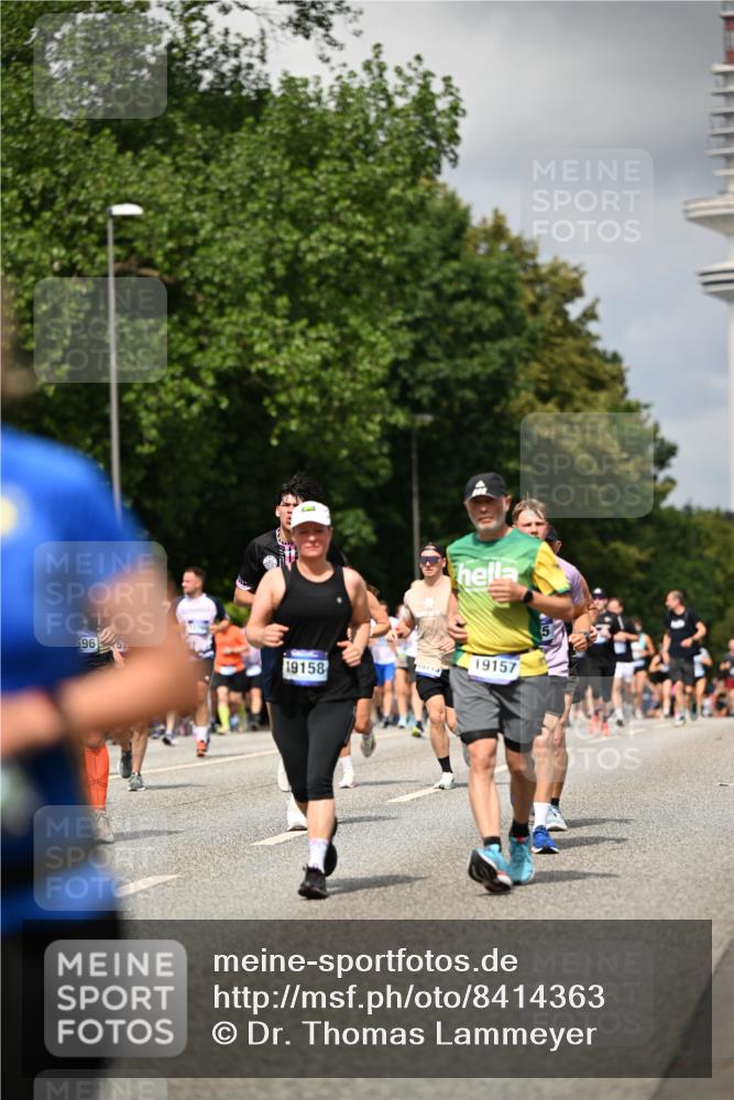 29.06.2025 - hella hamburg halbmarathon Dr. Thomas Lammeyer http://msf.ph/oto/8414363 29.06.2025 10:44:40 Kennedybrücke 1058, 1291, 1586, 1899, 2019, 2109, 2254, 2515, 2572, 2888, 3607, 3808, 4271, 5263, 5654, 5701, 5702, 5876, 5901, 5975, 6363, 6673, 6866, 6876, 6920, 7174, 7675, 7850, 7984, 8107, 8391, 8739, 8815, 8984, 9187, 9195, 9468, 9495, 9977, 10474, 10806, 10833, 11244 meine-sportfotos.de