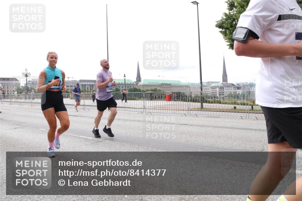 29.06.2025 - hella hamburg halbmarathon Lena Gebhardt http://msf.ph/oto/8414377 29.06.2025 10:26:02 Lombardsbrücke 1169, 1305, 1479, 1481, 3343, 3617, 3765, 4267, 4268, 4315, 4378, 4797, 5028, 5497, 6159, 6663, 8276, 8306, 8674, 8881, 9811, 10104, 10219, 11107, 11139, 11596, 11699, 11828, 11859, 12074, 12505, 12826, 12827, 12838, 12945, 12946, 13653, 14063, 14179, 14223, 14356, 14726, 14936, 16289, 16354, 16381, 16927, 17369, 19144 meine-sportfotos.de