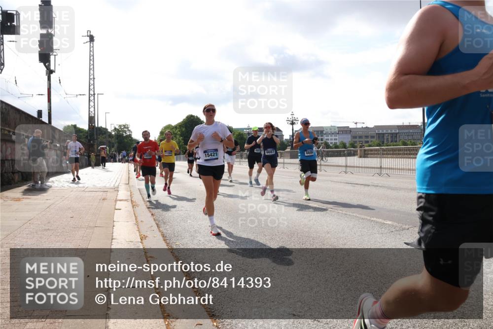 29.06.2025 - hella hamburg halbmarathon Lena Gebhardt http://msf.ph/oto/8414393 29.06.2025 09:50:44 Lombardsbrücke 11284, 14555, 15421, 48936687, 668, 1209, 1358, 1441, 1677, 1688, 1697, 1700, 1882, 2546, 2568, 2675, 2719, 2826, 3056, 3626, 3947, 4205, 4229, 4380, 4398, 4823, 4893, 5026, 5087, 5436, 5472, 5506, 5508, 5745, 5752, 5791, 5803, 5916, 6080, 6429, 6458, 6529, 6639, 6649, 6686, 6687, 7026, 7110, 7635, 8091, 8450, 8574, 8958, 9017, 9116, 9365, 9380, 10064, 10218, 10783, 10922, 11281, 11284, 11305, 11379, 12292, 13725 meine-sportfotos.de