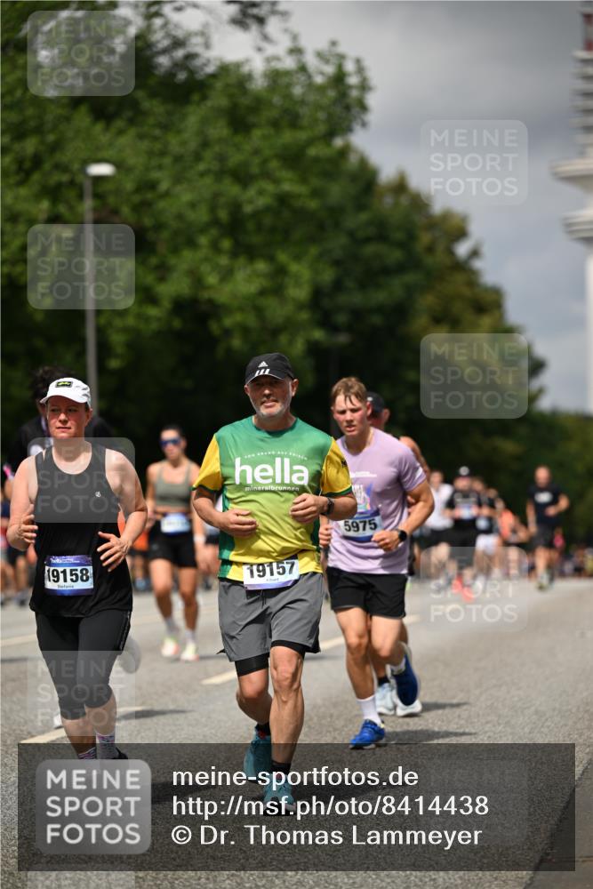 29.06.2025 - hella hamburg halbmarathon Dr. Thomas Lammeyer http://msf.ph/oto/8414438 29.06.2025 10:44:42 Kennedybrücke 1037, 1058, 1291, 1586, 1899, 2109, 2254, 2515, 2572, 2888, 3607, 3810, 4271, 5263, 5351, 5654, 5701, 5702, 5901, 5975, 6229, 6363, 6673, 6866, 6876, 6920, 7174, 8107, 8391, 8739, 8815, 8984, 9187, 9195, 9468, 9495, 9977, 10474, 10806, 10833, 11244 meine-sportfotos.de