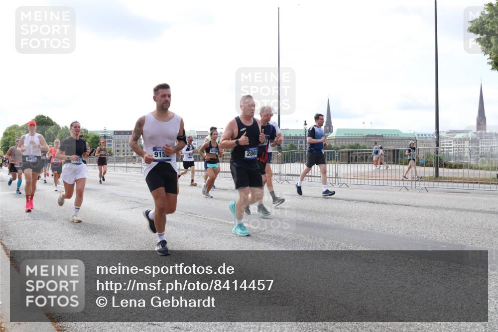 29.06.2025 - hella hamburg halbmarathon Lena Gebhardt http://msf.ph/oto/8414457 29.06.2025 10:17:26 Lombardsbrücke 915, 8895, 14209, 2860, 1015, 1083, 1137, 1204, 1274, 1298, 1331, 1348, 1356, 1458, 1477, 1553, 1749, 1795, 2225, 2259, 2305, 2548, 2860, 2908, 3210, 3292, 3464, 3466, 3622, 3802, 3803, 4194, 4218, 4852, 5002, 5023, 5390, 5929, 5930, 5995, 6126, 6128, 6254, 6336, 6352, 6520, 6522, 6786, 7011, 7257, 7258, 7291, 7345, 7376, 7410, 7413, 7445, 7566, 7647, 7844, 7928, 7945, 8144, 8210, 8253, 8263, 8309, 8351, 8433, 8558, 8895, 8983, 9152, 9259, 9848 meine-sportfotos.de