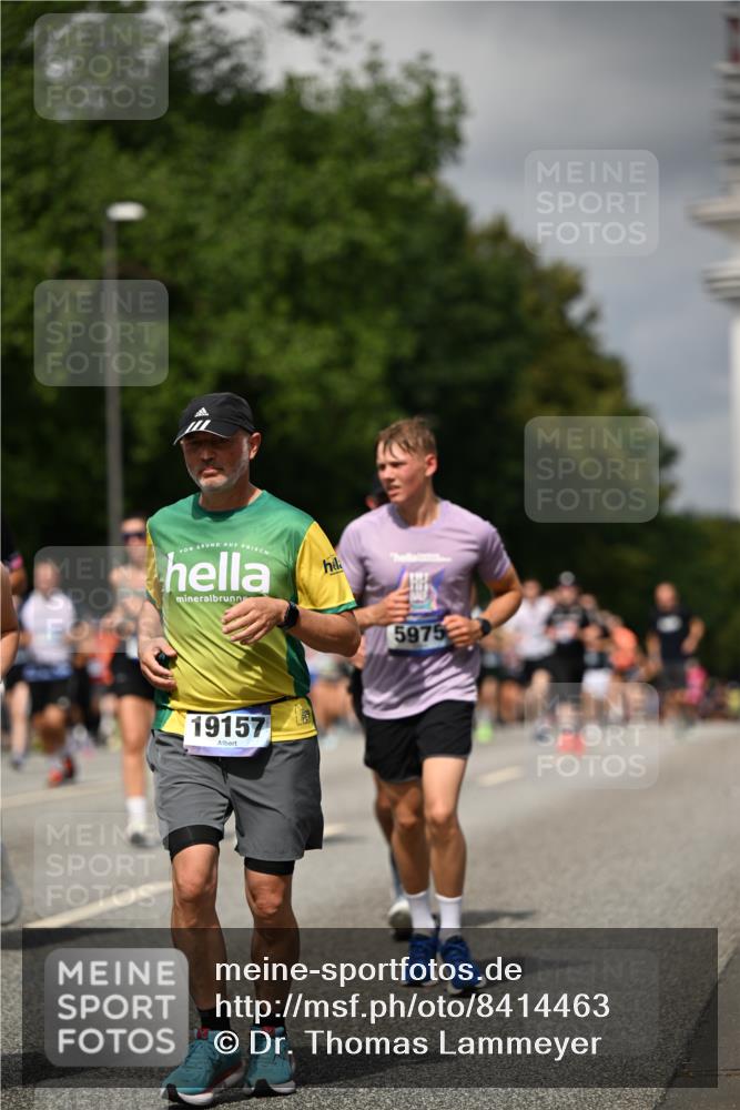 29.06.2025 - hella hamburg halbmarathon Dr. Thomas Lammeyer http://msf.ph/oto/8414463 29.06.2025 10:44:43 Kennedybrücke 1037, 1058, 1291, 1586, 1899, 2109, 2254, 2515, 2572, 2888, 3607, 3810, 4271, 5263, 5351, 5654, 5701, 5702, 5901, 5975, 6229, 6363, 6673, 6866, 6876, 6920, 7174, 8107, 8391, 8739, 8815, 8984, 9187, 9195, 9468, 9495, 9977, 10474, 10806, 10833, 11244 meine-sportfotos.de