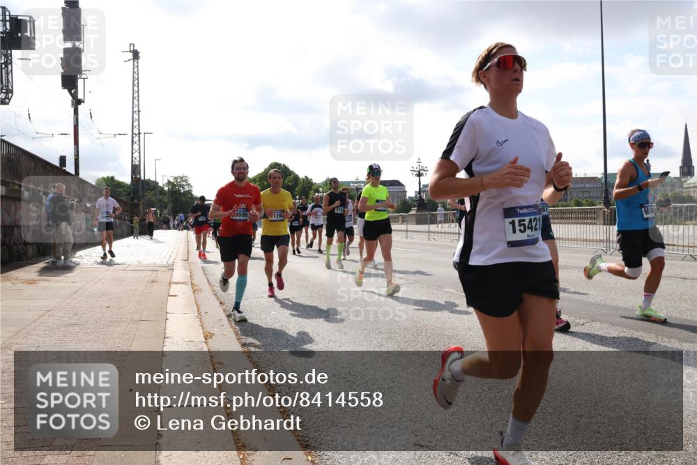 29.06.2025 - hella hamburg halbmarathon Lena Gebhardt http://msf.ph/oto/8414558 29.06.2025 09:50:45 Lombardsbrücke 575, 4555, 128, 15421, 668, 1209, 1358, 1441, 1677, 1688, 1697, 1700, 1882, 2546, 2568, 2675, 2719, 2826, 3056, 3626, 3947, 4205, 4229, 4380, 4398, 4823, 4893, 5026, 5087, 5472, 5506, 5508, 5745, 5752, 5791, 5803, 5916, 6080, 6429, 6458, 6529, 6639, 6649, 6686, 6687, 7026, 7110, 7635, 8091, 8450, 8574, 8958, 9017, 9116, 9365, 9380, 10064, 10218, 10783, 10922, 11281, 11284, 11305, 11379, 13725 meine-sportfotos.de
