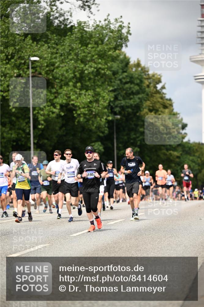 29.06.2025 - hella hamburg halbmarathon Dr. Thomas Lammeyer http://msf.ph/oto/8414604 29.06.2025 10:44:50 Kennedybrücke 1018, 1037, 1291, 1586, 1899, 2042, 2109, 2254, 2299, 2515, 2572, 3293, 3432, 3607, 3810, 4271, 4612, 5059, 5351, 5654, 5702, 5975, 6076, 6163, 6229, 6363, 6673, 6920, 7108, 7174, 8378, 8739, 8815, 8984, 9187, 9195, 9468, 9495, 9946, 9977, 10166, 10474, 10833, 11244 meine-sportfotos.de