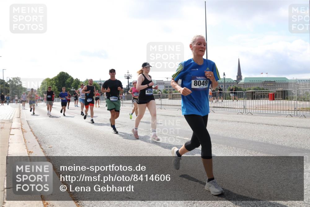 29.06.2025 - hella hamburg halbmarathon Lena Gebhardt http://msf.ph/oto/8414606 29.06.2025 10:04:58 Lombardsbrücke 13327, 1126, 11088, 4394, 8049, 1126, 1213, 1316, 1347, 1559, 2011, 2424, 2463, 2628, 2698, 2852, 3071, 3413, 3994, 4146, 4220, 4293, 4394, 4538, 4951, 5869, 6311, 6907, 6908, 7302, 7826, 8049, 8089, 8999, 9007, 9019, 10100, 10709, 10834, 11088, 11551, 11595, 12125, 12924, 13242, 13327, 13533, 13625, 13717, 14203, 15532, 16128, 16134, 16145, 16357, 16579, 16995, 17112, 17434, 17707, 17814, 17818, 18189 meine-sportfotos.de