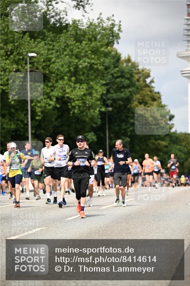 29.06.2025 - hella hamburg halbmarathon Dr. Thomas Lammeyer http://msf.ph/oto/8414614 29.06.2025 10:44:51 Kennedybrücke 1018, 1037, 1291, 1586, 1899, 2042, 2109, 2254, 2299, 2515, 2572, 3293, 3432, 3607, 3810, 4271, 4612, 5059, 5351, 5654, 5702, 5975, 6076, 6163, 6229, 6363, 6673, 6920, 7108, 7174, 8378, 8739, 8815, 8984, 9187, 9195, 9468, 9495, 9946, 9977, 10166, 10474, 10833, 11244 meine-sportfotos.de