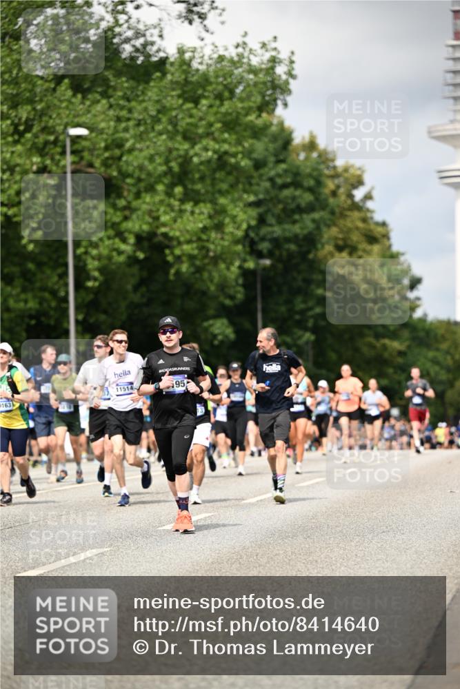 29.06.2025 - hella hamburg halbmarathon Dr. Thomas Lammeyer http://msf.ph/oto/8414640 29.06.2025 10:44:51 Kennedybrücke 1018, 1037, 1291, 1586, 1899, 2042, 2109, 2254, 2299, 2515, 2572, 3293, 3432, 3607, 3810, 4271, 4612, 5059, 5351, 5654, 5702, 5975, 6076, 6163, 6229, 6363, 6673, 6920, 7108, 7174, 8378, 8739, 8815, 8984, 9187, 9195, 9468, 9495, 9946, 9977, 10166, 10474, 10833, 11244 meine-sportfotos.de