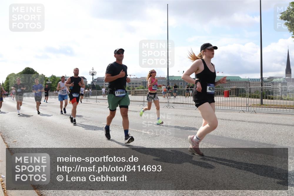 29.06.2025 - hella hamburg halbmarathon Lena Gebhardt http://msf.ph/oto/8414693 29.06.2025 10:04:59 Lombardsbrücke 17112, 13327, 3413, 1126, 11088, 4394, 1126, 1213, 1316, 1347, 1559, 2011, 2424, 2463, 2628, 2698, 3071, 3413, 3994, 4146, 4220, 4293, 4394, 4538, 4951, 5869, 6059, 6311, 6907, 6908, 7302, 7826, 8049, 8089, 8999, 9007, 9019, 10100, 10709, 10834, 11088, 11551, 11595, 12125, 12924, 13242, 13327, 13533, 13625, 13717, 14203, 15532, 16128, 16134, 16145, 16357, 16478, 16579, 16995, 17112, 17434, 17707, 17814, 17818, 18189 meine-sportfotos.de