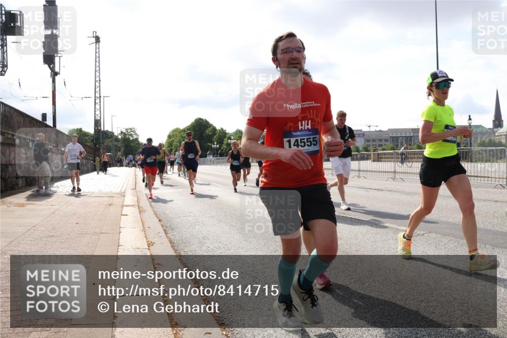 29.06.2025 - hella hamburg halbmarathon Lena Gebhardt http://msf.ph/oto/8414715 29.06.2025 09:50:46 Lombardsbrücke 30, 14555, 1209, 1358, 1441, 1677, 1688, 1697, 1700, 1882, 1962, 2546, 2568, 2675, 2719, 2826, 3056, 3626, 3947, 4205, 4229, 4380, 4398, 4823, 4893, 5026, 5087, 5472, 5506, 5508, 5745, 5752, 5791, 5803, 5916, 6080, 6429, 6458, 6529, 6639, 6649, 6686, 6687, 7026, 7110, 7116, 7635, 8091, 8450, 8574, 8958, 8966, 9017, 9116, 9365, 9380, 10064, 10218, 10783, 10922, 11281, 11284, 11305, 11379, 13725 meine-sportfotos.de