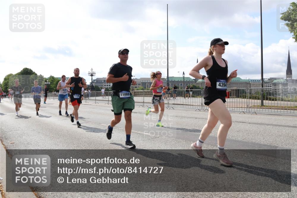 29.06.2025 - hella hamburg halbmarathon Lena Gebhardt http://msf.ph/oto/8414727 29.06.2025 10:04:59 Lombardsbrücke 17112, 1126, 11088, 4394, 1126, 1213, 1316, 1347, 1559, 2011, 2424, 2463, 2628, 2698, 3071, 3413, 3994, 4146, 4220, 4293, 4394, 4538, 4951, 5869, 6059, 6311, 6907, 6908, 7302, 7826, 8049, 8089, 8999, 9007, 9019, 10100, 10709, 10834, 11088, 11551, 11595, 12125, 12924, 13242, 13327, 13533, 13625, 13717, 14203, 15532, 16128, 16134, 16145, 16357, 16478, 16579, 16995, 17112, 17434, 17707, 17814, 17818, 18189 meine-sportfotos.de
