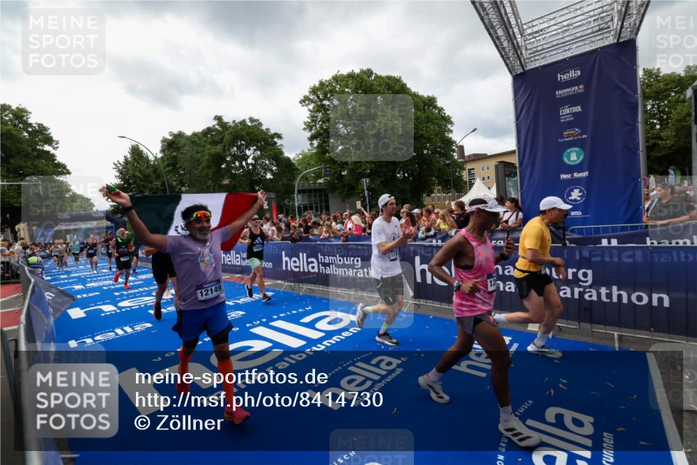 29.06.2025 - hella hamburg halbmarathon Zöllner http://msf.ph/oto/8414730 29.06.2025 10:48:37 Ziel 1163, 1176, 2213, 4553, 5421, 9538, 10000, 10859, 10860, 11579, 12149, 12690, 13962, 14033, 15573, 15808, 15917, 17395, 18251, 18815 meine-sportfotos.de