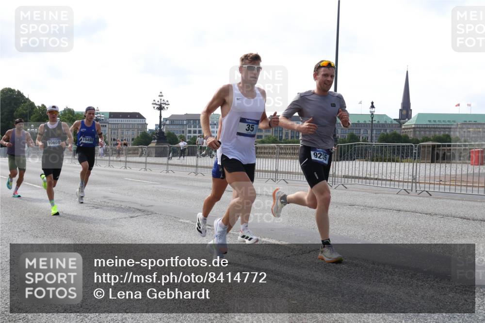29.06.2025 - hella hamburg halbmarathon Lena Gebhardt http://msf.ph/oto/8414772 29.06.2025 09:40:06 Lombardsbrücke 15495, 10650, 35, 9255, 35, 51, 52, 53, 2144, 2659, 3720, 6380, 9255, 10650, 11342, 11678, 14717, 14933, 15495, 16120, 17402, 19075, 19108 meine-sportfotos.de