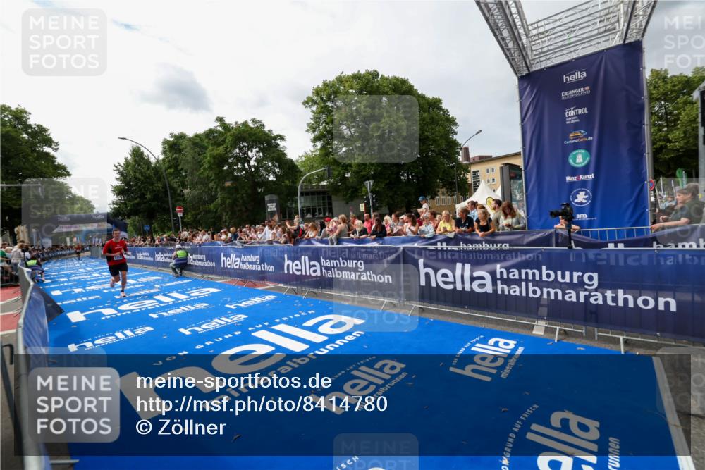 29.06.2025 - hella hamburg halbmarathon Zöllner http://msf.ph/oto/8414780 29.06.2025 10:25:36 Ziel 13346 meine-sportfotos.de