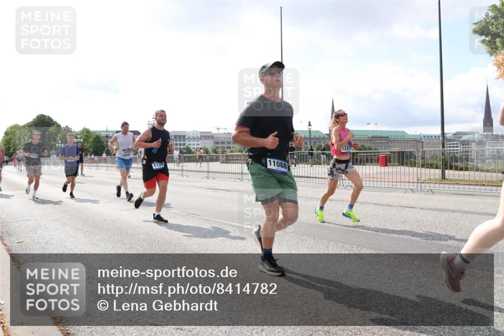 29.06.2025 - hella hamburg halbmarathon Lena Gebhardt http://msf.ph/oto/8414782 29.06.2025 10:04:59 Lombardsbrücke 17112, 1126, 11088, 1332, 1126, 1213, 1316, 1347, 1559, 2011, 2424, 2463, 2628, 2698, 3071, 3413, 3994, 4146, 4220, 4293, 4394, 4538, 4951, 5869, 6059, 6311, 6907, 6908, 7302, 7826, 8049, 8089, 8999, 9007, 9019, 10100, 10709, 10834, 11088, 11551, 11595, 12125, 12924, 13242, 13327, 13533, 13625, 13717, 14203, 15532, 16128, 16134, 16145, 16357, 16478, 16579, 16995, 17112, 17434, 17707, 17814, 17818, 18189 meine-sportfotos.de