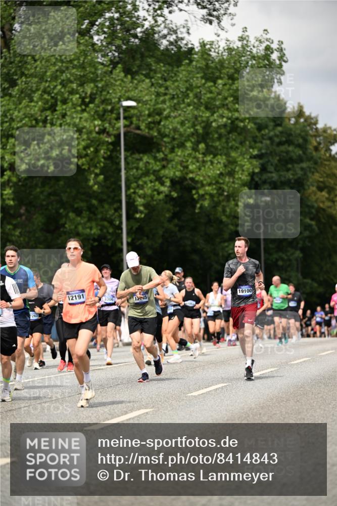 29.06.2025 - hella hamburg halbmarathon Dr. Thomas Lammeyer http://msf.ph/oto/8414843 29.06.2025 10:45:00 Kennedybrücke 1018, 1037, 1075, 1323, 2042, 2109, 2254, 2299, 3293, 3306, 3432, 3607, 3810, 4612, 4906, 5059, 5351, 5702, 5753, 6076, 6098, 6163, 6229, 6363, 6806, 7108, 7956, 8378, 8739, 8815, 9195, 9237, 9946, 9977, 10166, 10474, 10920, 10940, 11053, 11176 meine-sportfotos.de