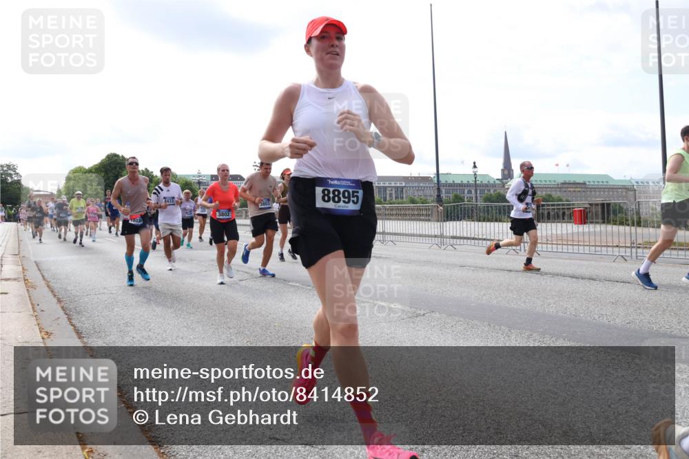 29.06.2025 - hella hamburg halbmarathon Lena Gebhardt http://msf.ph/oto/8414852 29.06.2025 10:17:29 Lombardsbrücke 1803, 8433, 3802, 3803, 8895, 1015, 1083, 1137, 1204, 1274, 1298, 1348, 1356, 1458, 1477, 1553, 1749, 1795, 2094, 2259, 2305, 2548, 2860, 2908, 3210, 3292, 3464, 3466, 3622, 3802, 3803, 4194, 4218, 4852, 5002, 5023, 5390, 5929, 5930, 5995, 6126, 6128, 6254, 6336, 6352, 6520, 6522, 6786, 7011, 7258, 7291, 7345, 7410, 7413, 7445, 7566, 7647, 7844, 7945, 8144, 8210, 8253, 8309, 8351, 8433, 8558, 8895, 8983, 9152, 9259, 9400, 9848 meine-sportfotos.de