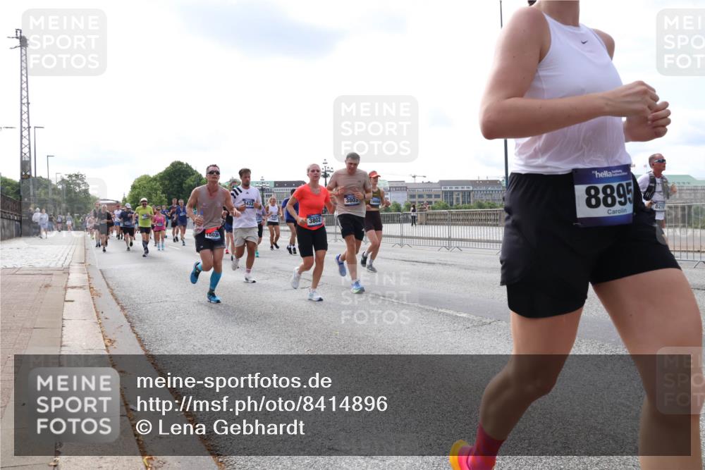 29.06.2025 - hella hamburg halbmarathon Lena Gebhardt http://msf.ph/oto/8414896 29.06.2025 10:17:29 Lombardsbrücke 1803, 9433, 3802, 3805, 18060, 8895, 8210, 1015, 1083, 1137, 1204, 1274, 1298, 1348, 1356, 1458, 1477, 1553, 1749, 1795, 2094, 2259, 2305, 2548, 2860, 2908, 3210, 3292, 3464, 3466, 3622, 3802, 3803, 4194, 4218, 4852, 5002, 5023, 5390, 5929, 5930, 5995, 6126, 6128, 6254, 6336, 6352, 6520, 6522, 6786, 7011, 7258, 7291, 7345, 7410, 7413, 7445, 7566, 7647, 7844, 7945, 8144, 8210, 8253, 8309, 8351, 8433, 8558, 8895, 8983, 9152, 9259, 9400, 9848 meine-sportfotos.de
