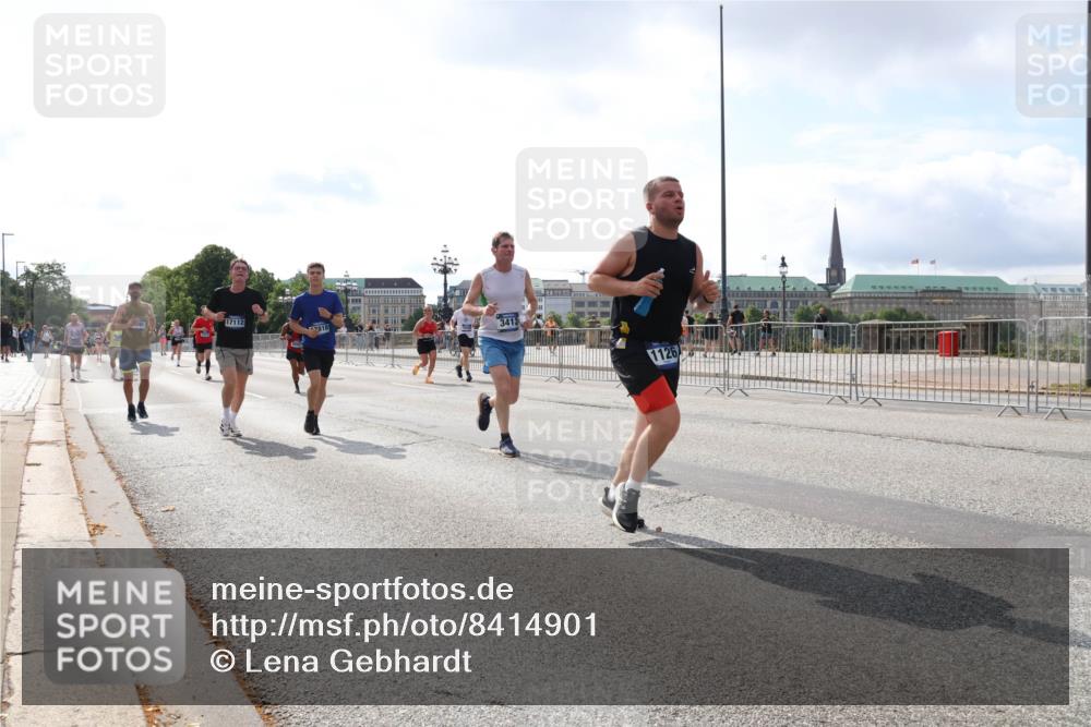 29.06.2025 - hella hamburg halbmarathon Lena Gebhardt http://msf.ph/oto/8414901 29.06.2025 10:05:00 Lombardsbrücke 17112, 3413, 1126, 1126, 1316, 1347, 1559, 2011, 2424, 2463, 2628, 2698, 3071, 3413, 3994, 4146, 4220, 4293, 4394, 4538, 4951, 5869, 6059, 6311, 6907, 6908, 7302, 7826, 8049, 8089, 8999, 9007, 9019, 10100, 10709, 10834, 11088, 11551, 11595, 12125, 12924, 13242, 13327, 13533, 13717, 14203, 15532, 16128, 16134, 16145, 16357, 16478, 16579, 16995, 17112, 17434, 17707, 17814, 17818, 18189, 19034 meine-sportfotos.de
