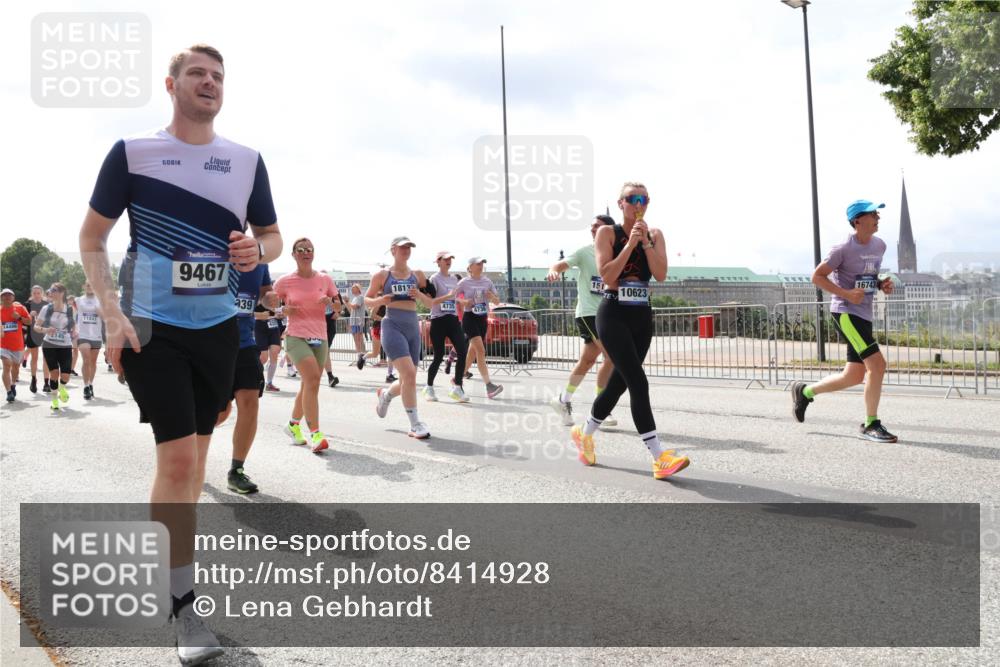 29.06.2025 - hella hamburg halbmarathon Lena Gebhardt http://msf.ph/oto/8414928 29.06.2025 10:42:11 Lombardsbrücke 14486, 2145, 11841, 9467, 139, 18132, 151, 16743, 10623, 4735, 1039, 1150, 1360, 1624, 1648, 1712, 1752, 1929, 1957, 2069, 2145, 2523, 2974, 3276, 3326, 3459, 3460, 3568, 3605, 4329, 4353, 4541, 4735, 4736, 4885, 4891, 4892, 5403, 5419, 5432, 5671, 5810, 6136, 6137, 6153, 6320, 6430, 6436, 6618, 6828, 6837, 6846, 6917, 7040, 7260, 7357, 7477, 7557, 7666, 7955, 8014, 8300, 8301, 8443, 8459, 8525, 8526, 8712, 8897, 8908, 9008, 9223, 9370, 9467, 9588, 9980, 10027, 10532, 10623 meine-sportfotos.de