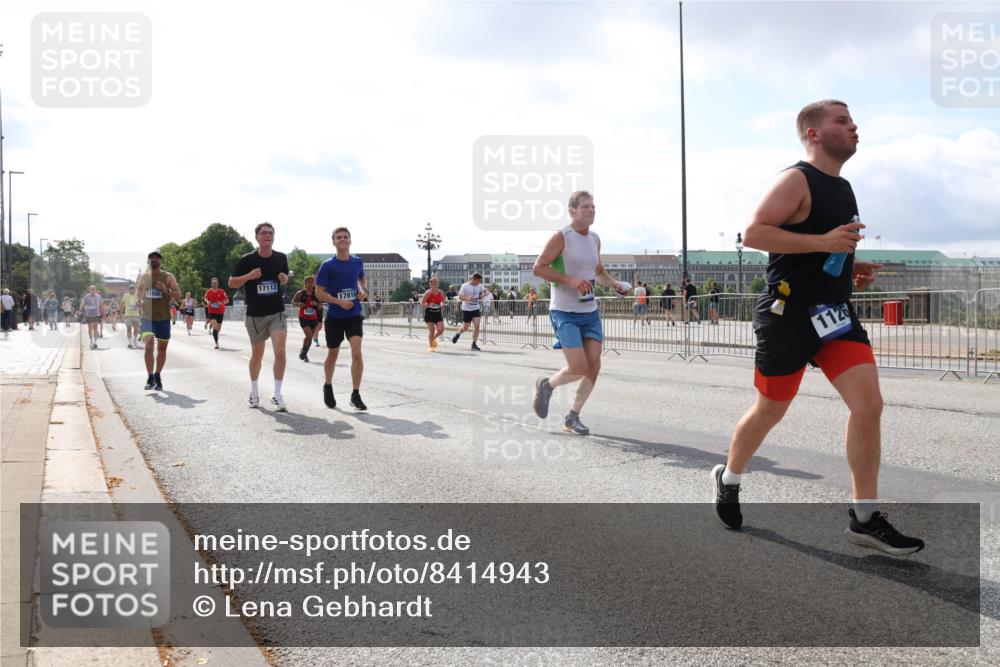 29.06.2025 - hella hamburg halbmarathon Lena Gebhardt http://msf.ph/oto/8414943 29.06.2025 10:05:01 Lombardsbrücke 11595, 17112, 17818, 1126, 1126, 1316, 1347, 1559, 1863, 2011, 2424, 2463, 2628, 2698, 3071, 3413, 3578, 4146, 4220, 4293, 4394, 4538, 4951, 5869, 6059, 6311, 6907, 6908, 7302, 7826, 8049, 8089, 8999, 9007, 9019, 9165, 10100, 10709, 10834, 11088, 11551, 11595, 12125, 12924, 13242, 13327, 13533, 13717, 14203, 15532, 16128, 16134, 16145, 16357, 16478, 16579, 16995, 17112, 17434, 17707, 17814, 17818, 18189, 18616, 18617, 19034 meine-sportfotos.de
