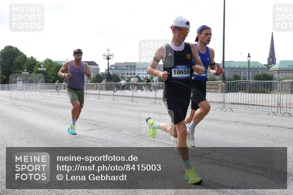 29.06.2025 - hella hamburg halbmarathon Lena Gebhardt http://msf.ph/oto/8415003 29.06.2025 09:40:07 Lombardsbrücke 10650, 195, 34, 35, 51, 52, 53, 54, 2144, 2659, 3720, 6380, 9255, 10650, 11342, 11678, 12678, 14717, 14933, 15495, 16120, 16245, 17402, 19075, 19108 meine-sportfotos.de
