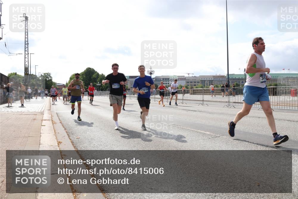 29.06.2025 - hella hamburg halbmarathon Lena Gebhardt http://msf.ph/oto/8415006 29.06.2025 10:05:01 Lombardsbrücke 17112, 17818, 3412, 1126, 1316, 1347, 1559, 1863, 2011, 2424, 2463, 2628, 2698, 3071, 3413, 3578, 4146, 4220, 4293, 4394, 4538, 4951, 5869, 6059, 6311, 6907, 6908, 7302, 7826, 8049, 8089, 8999, 9007, 9019, 9165, 10100, 10709, 10834, 11088, 11551, 11595, 12125, 12924, 13242, 13327, 13533, 13717, 14203, 15532, 16128, 16134, 16145, 16357, 16478, 16579, 16995, 17112, 17434, 17707, 17814, 17818, 18189, 18616, 18617, 19034 meine-sportfotos.de