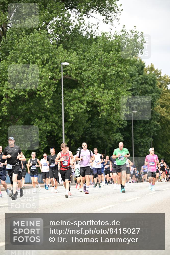 29.06.2025 - hella hamburg halbmarathon Dr. Thomas Lammeyer http://msf.ph/oto/8415027 29.06.2025 10:45:06 Kennedybrücke 1018, 1037, 1075, 1323, 2042, 2299, 3293, 3306, 3432, 3810, 4612, 4906, 5059, 5351, 5753, 6076, 6098, 6163, 6229, 6363, 6806, 7108, 7585, 7956, 8378, 8429, 8430, 8739, 9195, 9237, 9946, 9962, 10166, 10474, 10920, 10940, 11053, 11176 meine-sportfotos.de