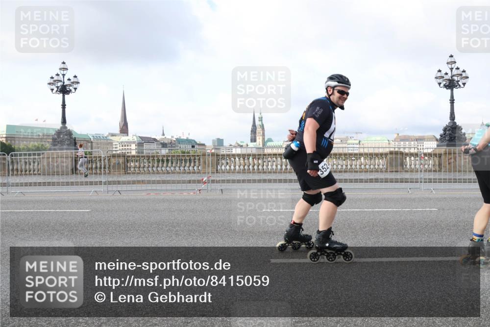 29.06.2025 - hella hamburg halbmarathon Lena Gebhardt http://msf.ph/oto/8415059 29.06.2025 08:56:00 Lombardsbrücke 352 meine-sportfotos.de