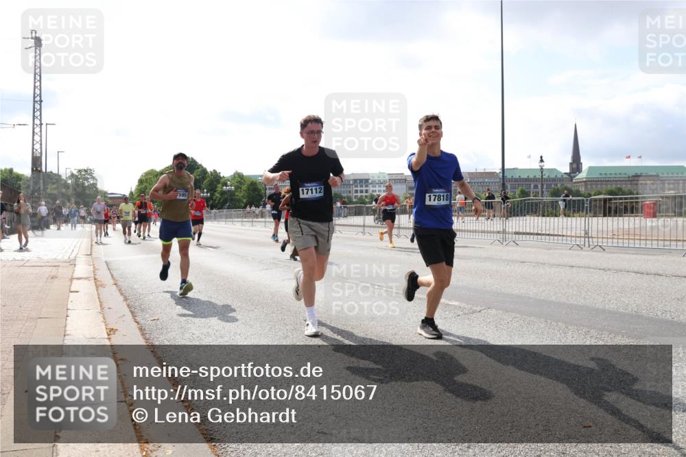 29.06.2025 - hella hamburg halbmarathon Lena Gebhardt http://msf.ph/oto/8415067 29.06.2025 10:05:02 Lombardsbrücke 595, 17112, 17818, 1126, 1316, 1347, 1559, 1863, 2011, 2424, 2463, 2628, 2698, 3071, 3413, 3578, 4146, 4220, 4293, 4394, 4538, 4951, 5869, 6059, 6311, 6907, 6908, 7302, 7826, 8049, 8089, 8999, 9007, 9019, 9075, 9165, 10100, 10709, 10834, 11088, 11551, 11595, 12125, 12924, 13242, 13327, 13533, 13717, 14203, 15532, 16134, 16357, 16478, 16579, 16847, 16995, 17112, 17434, 17707, 17814, 17818, 18189, 18616, 18617, 19034 meine-sportfotos.de