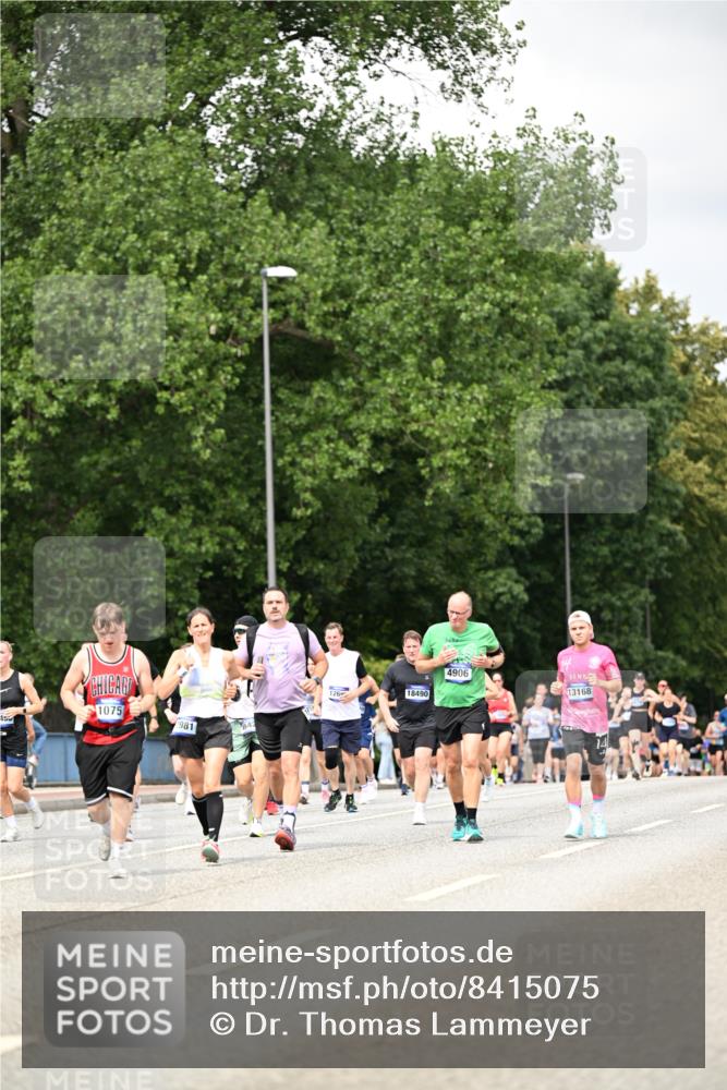 29.06.2025 - hella hamburg halbmarathon Dr. Thomas Lammeyer http://msf.ph/oto/8415075 29.06.2025 10:45:09 Kennedybrücke 1018, 1037, 1075, 1323, 2042, 2299, 3293, 3306, 3432, 3810, 4612, 4906, 5059, 5351, 5753, 6076, 6098, 6163, 6229, 6806, 7108, 7585, 7956, 8378, 8429, 8430, 8739, 9237, 9946, 9962, 10166, 10920, 10940, 11053, 11176 meine-sportfotos.de