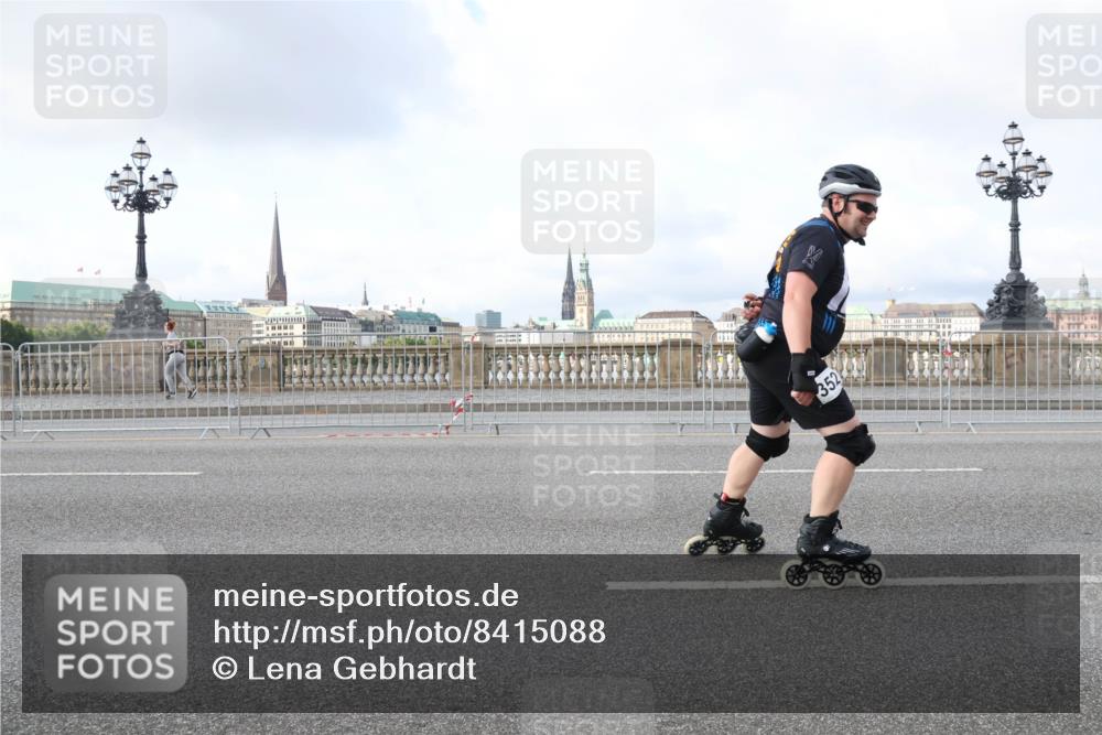 29.06.2025 - hella hamburg halbmarathon Lena Gebhardt http://msf.ph/oto/8415088 29.06.2025 08:56:00 Lombardsbrücke 352 meine-sportfotos.de