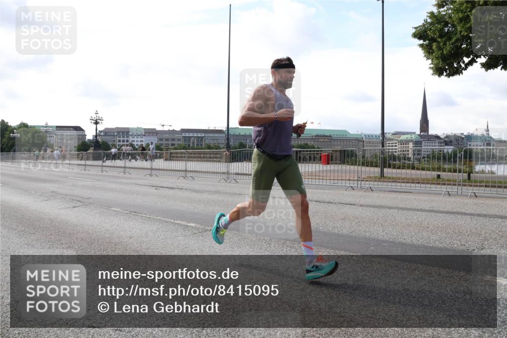 29.06.2025 - hella hamburg halbmarathon Lena Gebhardt http://msf.ph/oto/8415095 29.06.2025 09:40:09 Lombardsbrücke 34, 35, 51, 52, 53, 54, 2144, 2659, 3720, 6380, 6530, 9255, 9447, 10650, 11678, 12678, 14717, 14933, 15495, 16120, 16245, 16988, 17402, 19075 meine-sportfotos.de