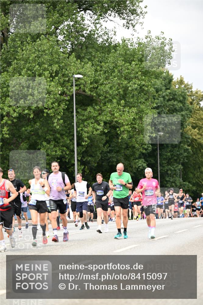 29.06.2025 - hella hamburg halbmarathon Dr. Thomas Lammeyer http://msf.ph/oto/8415097 29.06.2025 10:45:10 Kennedybrücke 1018, 1037, 1075, 1323, 2042, 2299, 3293, 3306, 3432, 3810, 4612, 4906, 5059, 5351, 5753, 6076, 6098, 6163, 6229, 6806, 7108, 7585, 7956, 8378, 8429, 8430, 8878, 9237, 9946, 9962, 10166, 10920, 10940, 11053, 11176 meine-sportfotos.de