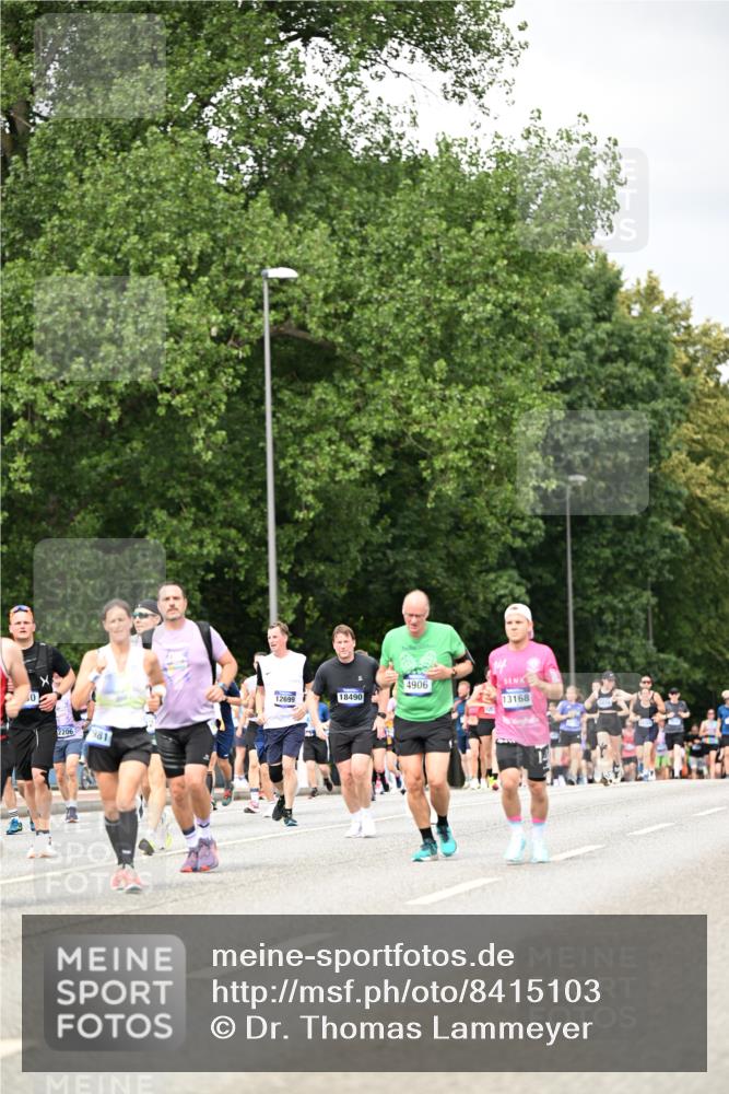29.06.2025 - hella hamburg halbmarathon Dr. Thomas Lammeyer http://msf.ph/oto/8415103 29.06.2025 10:45:10 Kennedybrücke 1018, 1037, 1075, 1323, 2042, 2299, 3293, 3306, 3432, 3810, 4612, 4906, 5059, 5351, 5753, 6076, 6098, 6163, 6229, 6806, 7108, 7585, 7956, 8378, 8429, 8430, 8878, 9237, 9946, 9962, 10166, 10920, 10940, 11053, 11176 meine-sportfotos.de