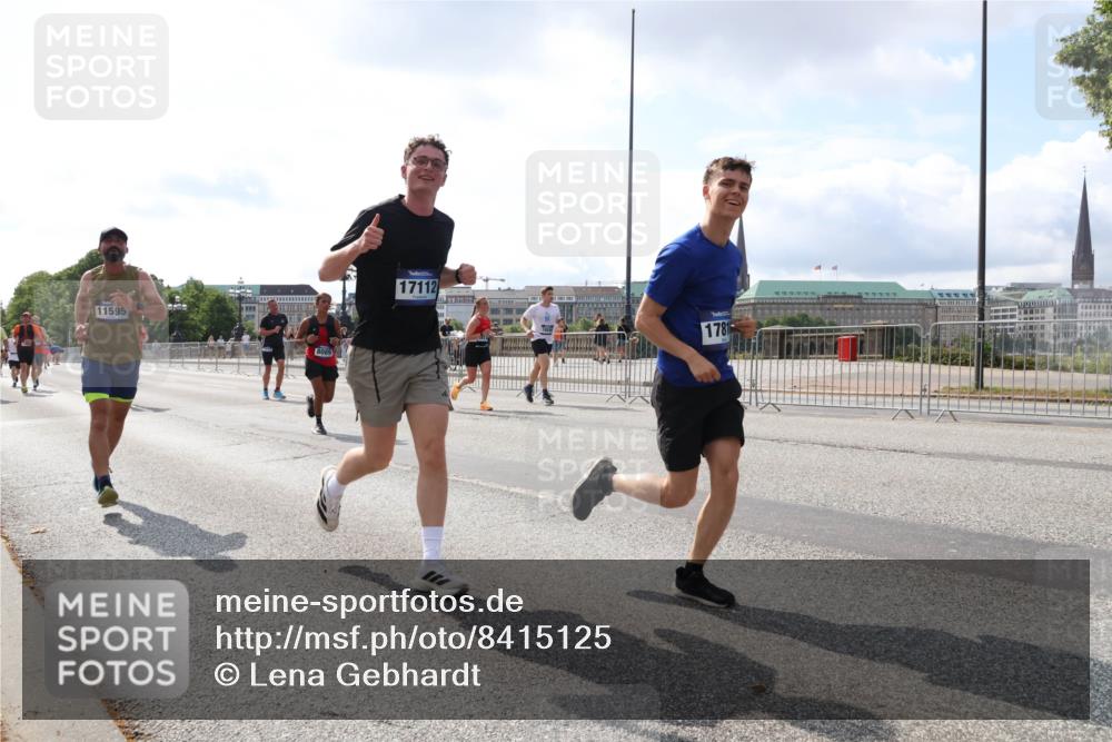 29.06.2025 - hella hamburg halbmarathon Lena Gebhardt http://msf.ph/oto/8415125 29.06.2025 10:05:02 Lombardsbrücke 11595, 11, 111, 11, 17112, 1781, 1126, 1316, 1347, 1559, 1863, 2011, 2424, 2463, 2628, 2698, 3071, 3413, 3578, 4146, 4220, 4293, 4394, 4538, 4951, 5869, 6059, 6311, 6907, 6908, 7302, 7826, 8049, 8089, 8999, 9007, 9019, 9075, 9165, 10100, 10709, 10834, 11088, 11551, 11595, 12125, 12924, 13242, 13327, 13533, 13717, 14203, 15532, 16134, 16357, 16478, 16579, 16847, 16995, 17112, 17434, 17707, 17814, 17818, 18189, 18616, 18617, 19034 meine-sportfotos.de